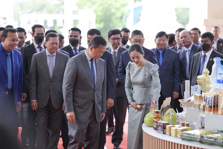 កម្មវិធីបើកសម្ពោធ «ពិព័រណ៍ពាណិជ្ជកម្មកម្ពុជា» លើកទី១៧